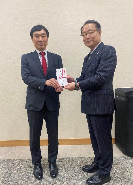 令和6年度 経営・経済学部 卒業祝賀会祝金贈呈